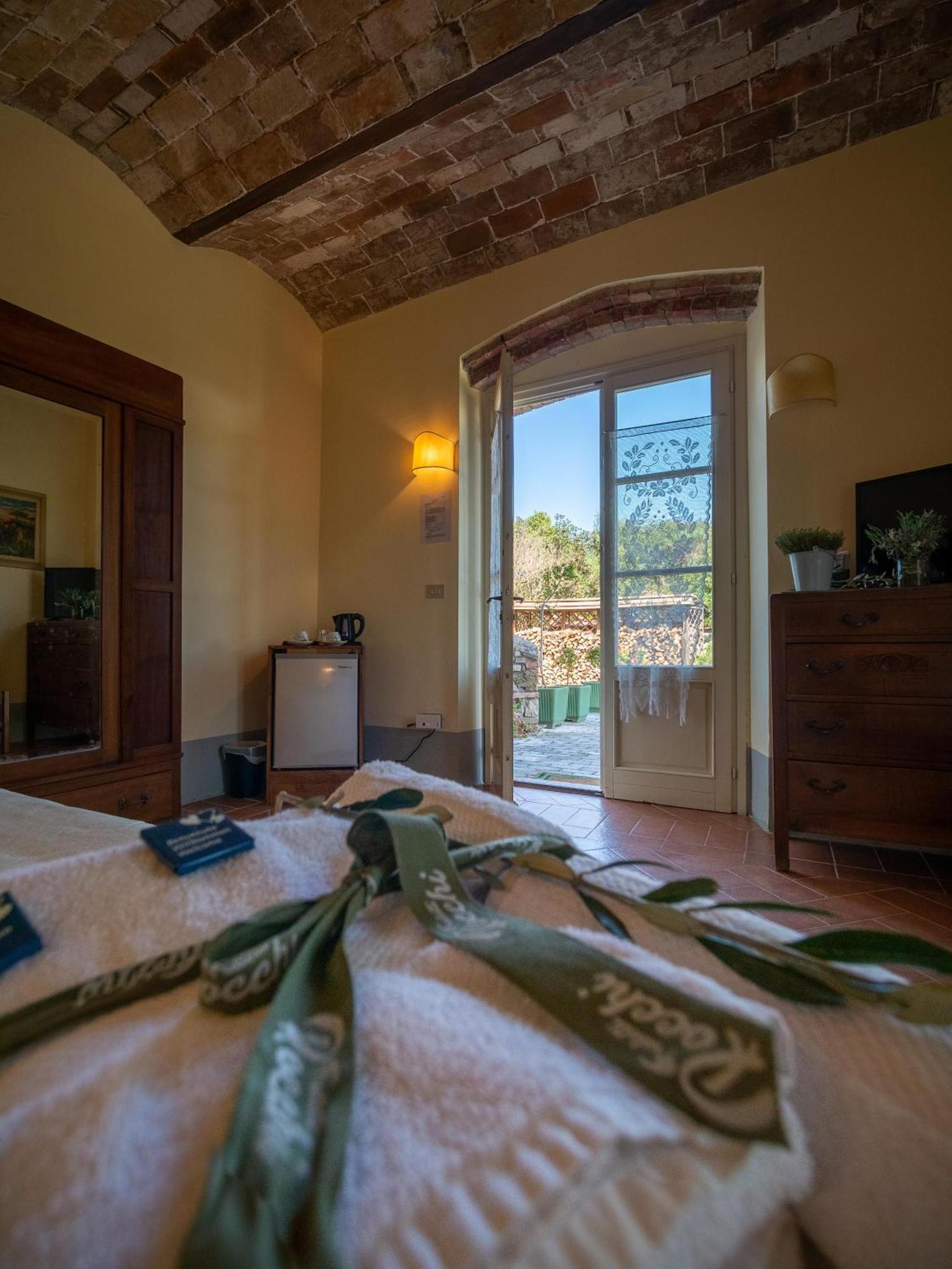 Locanda Le Giunche Guardistallo Kültér fotó
